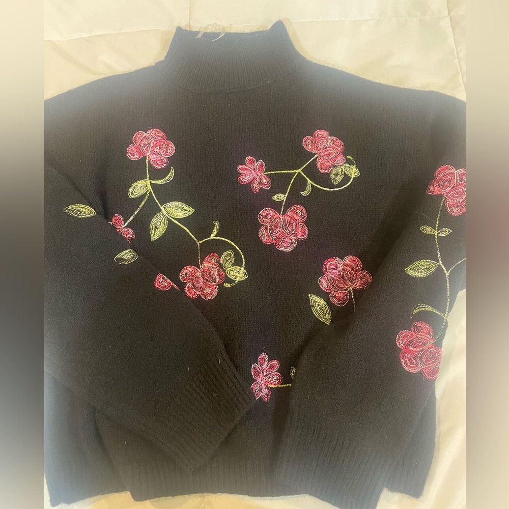 Cropped Rose Turtleneck